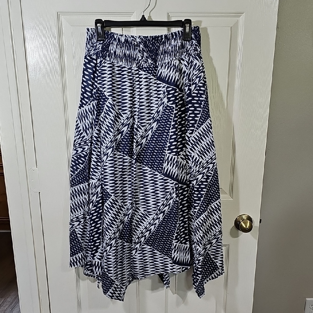 💙 Navy & White Geometric Print Handkerchief Hem 100% Cotton